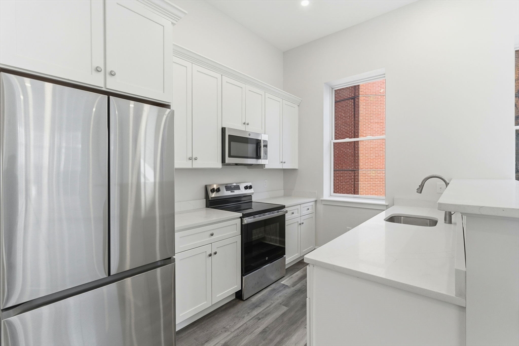 19-25 Essex, Haverhill, Massachusetts, 1 Bedroom Bedrooms, 4 Rooms Rooms,1 BathroomBathrooms,Residential Lease,For Rent,Essex,73512921