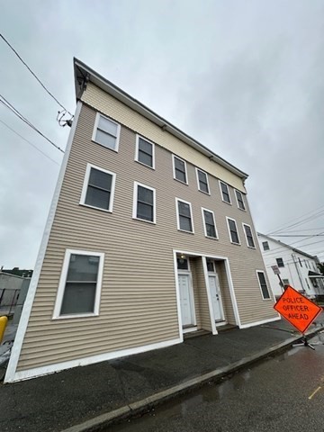 126 Felton St, Waltham, Massachusetts, 1 Bedroom Bedrooms, 3 Rooms Rooms,1 BathroomBathrooms,Residential Lease,For Rent,Felton St,73512927
