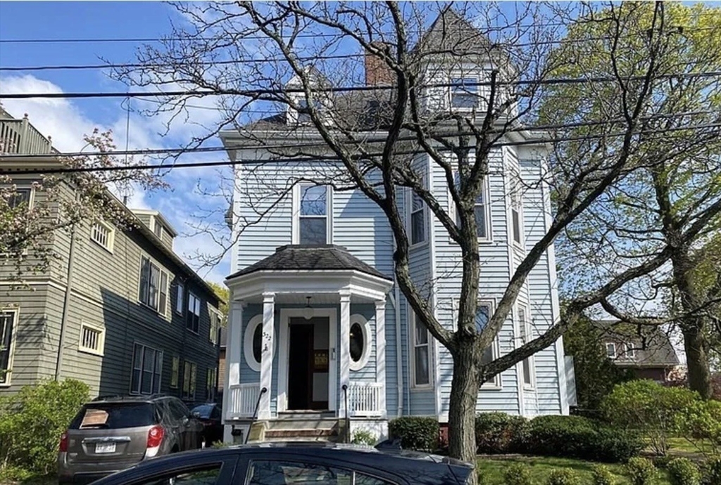 322 Brookline St, Cambridge, Massachusetts, 2 Bedrooms Bedrooms, 4 Rooms Rooms,1 BathroomBathrooms,Residential Lease,For Rent,Brookline St,73512931