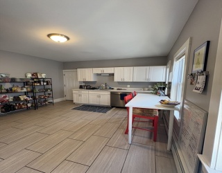 10 Greenville Street, Somerville, Massachusetts, 3 Bedrooms Bedrooms, 6 Rooms Rooms,1 BathroomBathrooms,Residential Lease,For Rent,Greenville Street,73513061
