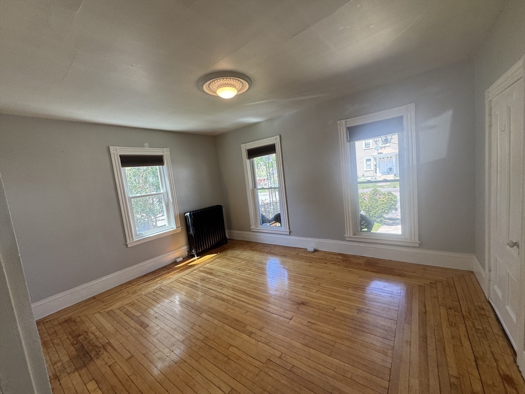34 Myrtle, Taunton, Massachusetts, 3 Bedrooms Bedrooms, 7 Rooms Rooms,1 BathroomBathrooms,Residential Lease,For Rent,Myrtle,73513067