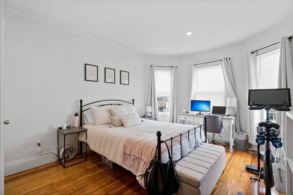 7 Hallam Street, Boston, Massachusetts, 3 Bedrooms Bedrooms, 5 Rooms Rooms,1 BathroomBathrooms,Residential Lease,For Rent,Hallam Street,73513073