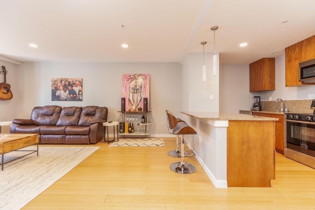 16 Miner St, Boston, Massachusetts, 1 Bedroom Bedrooms, 4 Rooms Rooms,1 BathroomBathrooms,Residential,For Sale,Miner St,73513076