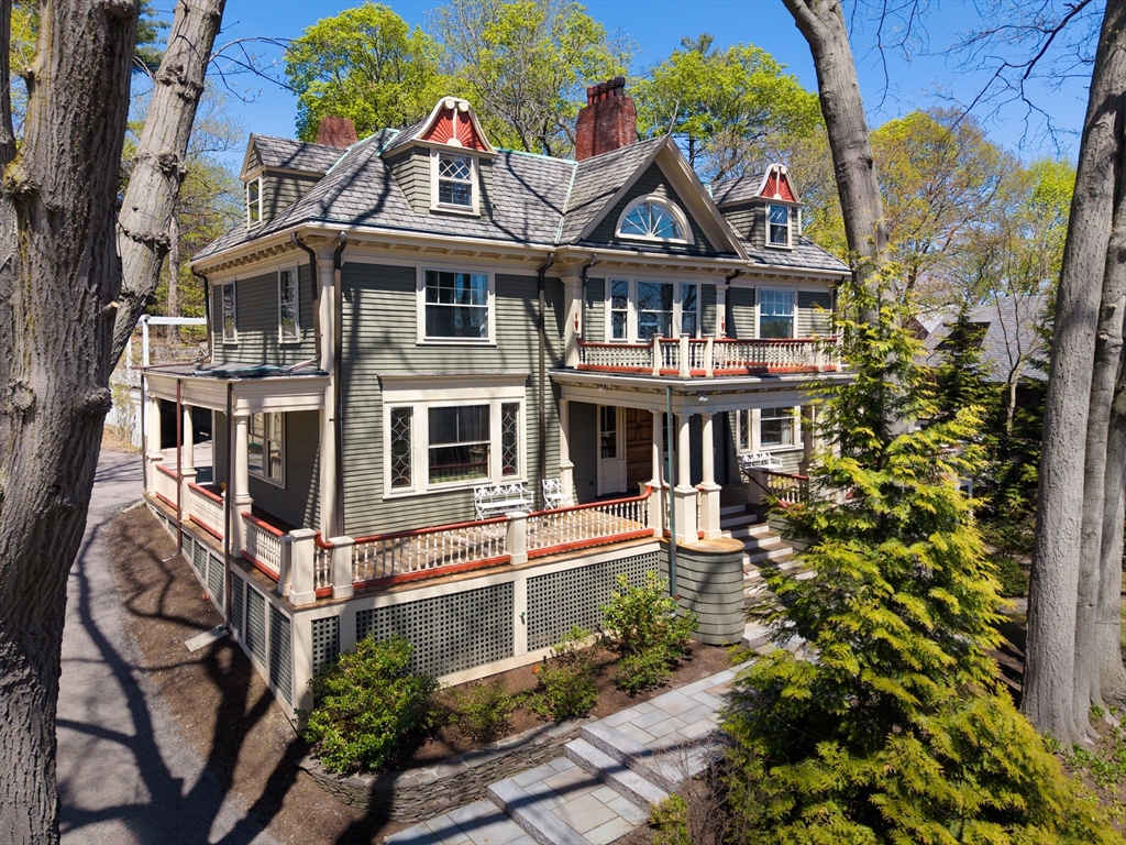 80 Mason Terrace, Brookline, Massachusetts, 5 Bedrooms Bedrooms, 10 Rooms Rooms,3.5 BathroomsBathrooms,Residential,For Sale,Mason Terrace,73513088