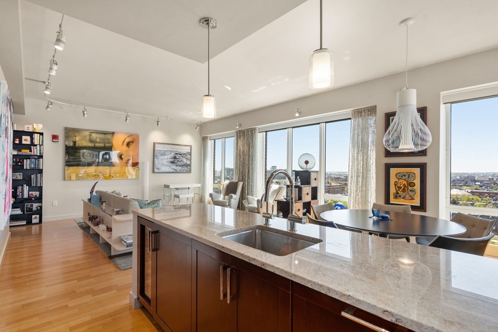 400 Stuart Street, Boston, Massachusetts, 2 Bedrooms Bedrooms, 4 Rooms Rooms,2.5 BathroomsBathrooms,Residential,For Sale,Stuart Street,73512985