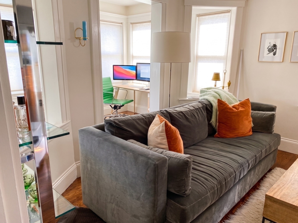 43 Lee St, Cambridge, Massachusetts, 1 Bedroom Bedrooms, 6 Rooms Rooms,1 BathroomBathrooms,Residential Lease,For Rent,Lee St,73513131