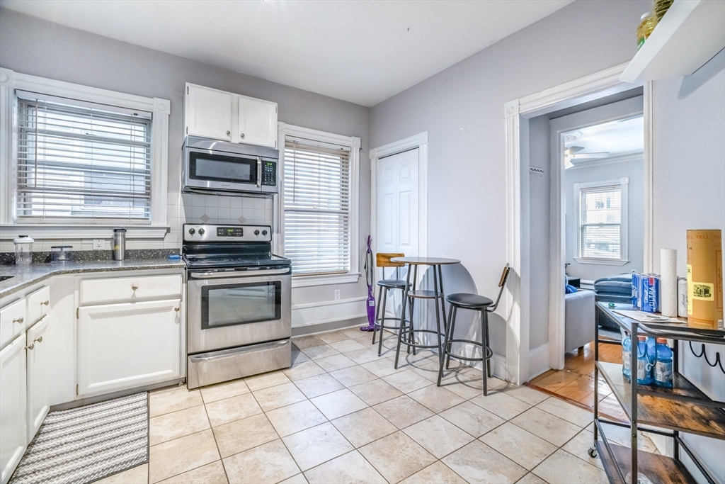 59 Gates St, Boston, Massachusetts, 2 Bedrooms Bedrooms, 4 Rooms Rooms,1 BathroomBathrooms,Residential,For Sale,Gates St,73513136