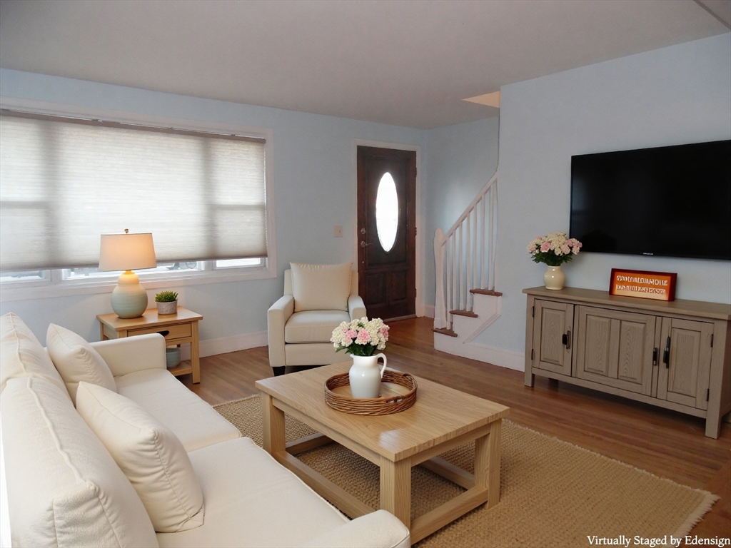 5 St. Theresa Ave., Bristol, Rhode Island, 3 Bedrooms Bedrooms, 6 Rooms Rooms,2 BathroomsBathrooms,Residential,For Sale,St. Theresa Ave.,73513146