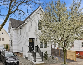 30 Waverly Ave, Everett, Massachusetts, 3 Bedrooms Bedrooms, 6 Rooms Rooms,2.5 BathroomsBathrooms,Residential,For Sale,Waverly Ave,73513095