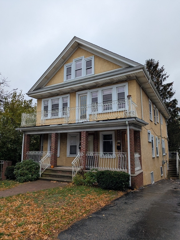 376 Fellsway W, Medford, Massachusetts, 3 Bedrooms Bedrooms, 7 Rooms Rooms,2 BathroomsBathrooms,Residential Lease,For Rent,Fellsway W,73513165