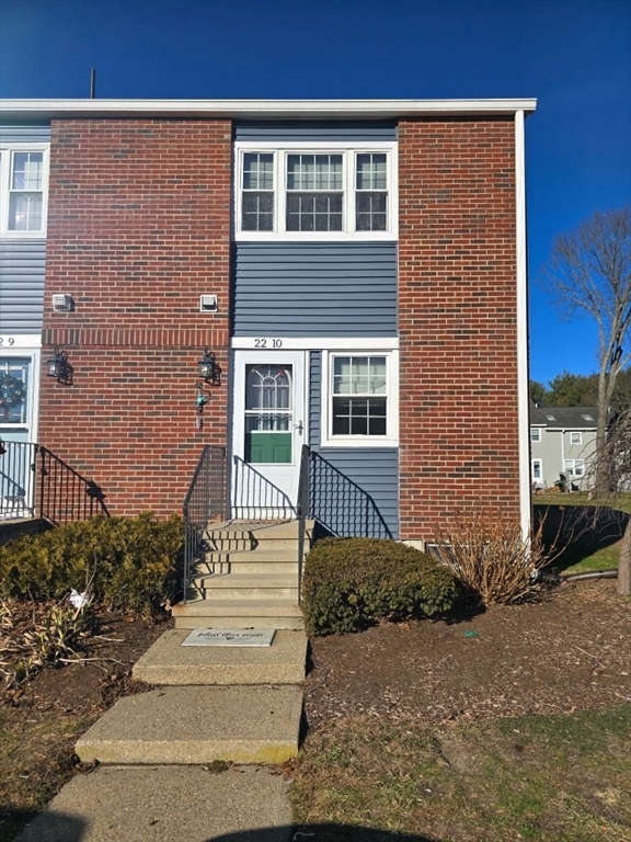 41 Foundry St, Easton, Massachusetts, 2 Bedrooms Bedrooms, 6 Rooms Rooms,1.5 BathroomsBathrooms,Residential Lease,For Rent,Foundry St,73513161