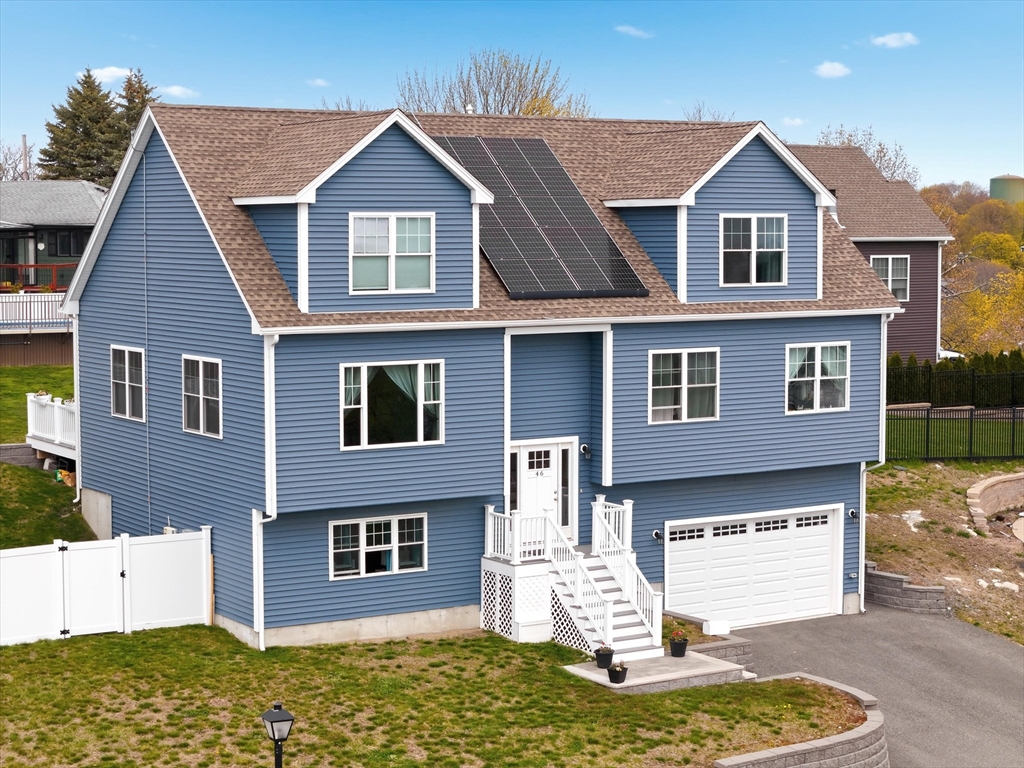 46 Grand View Ave, Lynn, Massachusetts, 5 Bedrooms Bedrooms, 9 Rooms Rooms,3 BathroomsBathrooms,Residential,For Sale,Grand View Ave,73513181