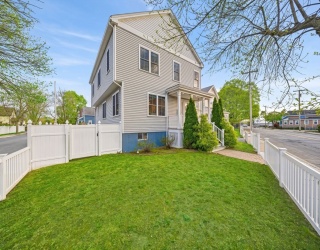305 Lynn St, Malden, Massachusetts, 4 Bedrooms Bedrooms, 7 Rooms Rooms,3 BathroomsBathrooms,Residential,For Sale,Lynn St,73512935