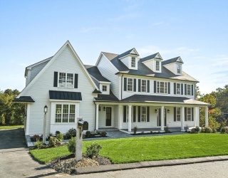 14 Liana Street, Woburn, Massachusetts, 6 Bedrooms Bedrooms, 17 Rooms Rooms,7 BathroomsBathrooms,Residential Income,For Sale,Liana Street,73512947