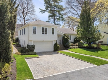 21 Phillips Avenue, Swampscott, Massachusetts, 3 Bedrooms Bedrooms, 9 Rooms Rooms,2.5 BathroomsBathrooms,Residential,For Sale,Phillips Avenue,73512831