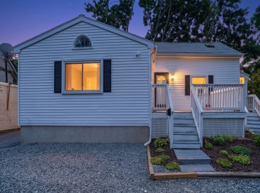 2 Chestnut Terrace, Lynn, Massachusetts, 3 Bedrooms Bedrooms, 7 Rooms Rooms,1 BathroomBathrooms,Residential,For Sale,Chestnut Terrace,73477442