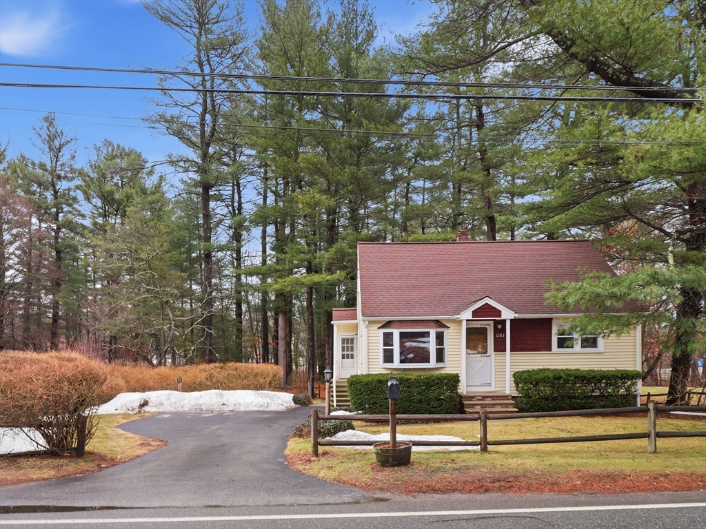 1283 Shawsheen St, Tewksbury, Massachusetts, 3 Bedrooms Bedrooms, 7 Rooms Rooms,1 BathroomBathrooms,Residential,For Sale,Shawsheen St,73491327