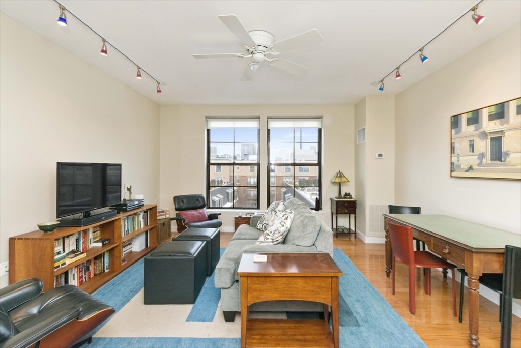 535 Harrison Ave, Boston, Massachusetts, 1 Bedroom Bedrooms, 3 Rooms Rooms,1 BathroomBathrooms,Residential Lease,For Rent,Harrison Ave,73505661