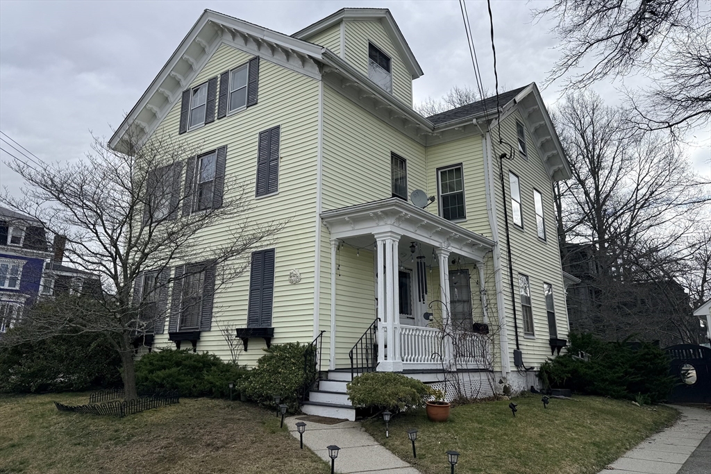 193 Winter, Fall River, Massachusetts, 1 Bedroom Bedrooms, 4 Rooms Rooms,1 BathroomBathrooms,Residential Lease,For Rent,Winter,73499724