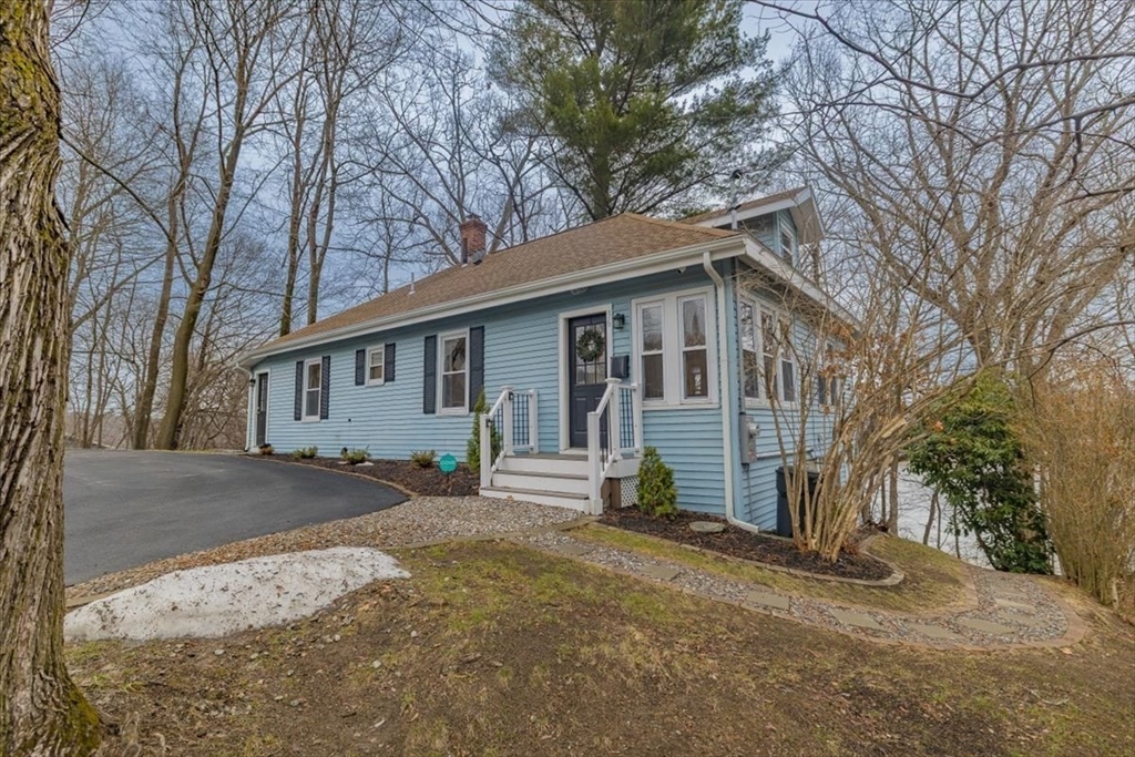 36 Eagle Rd, Worcester, Massachusetts, 3 Bedrooms Bedrooms, 7 Rooms Rooms,2 BathroomsBathrooms,Residential,For Sale,Eagle Rd,73486216