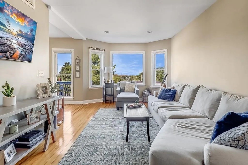 11 Juliette St, Boston, Massachusetts, 2 Bedrooms Bedrooms, 4 Rooms Rooms,2 BathroomsBathrooms,Residential Lease,For Rent,Juliette St,73512966