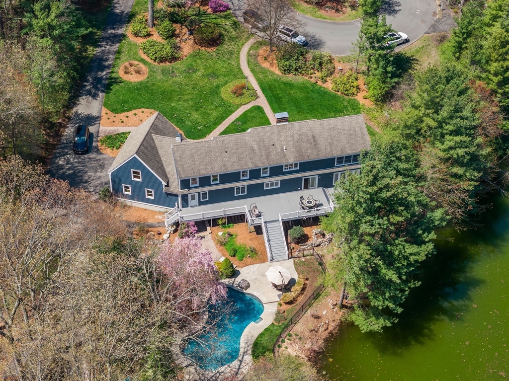 19 Devonshire Rd, Middleton, Massachusetts, 5 Bedrooms Bedrooms, 13 Rooms Rooms,3.5 BathroomsBathrooms,Residential,For Sale,Devonshire Rd,73512969