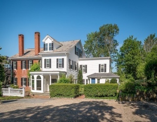 18 Union Street, Manchester, Massachusetts, 5 Bedrooms Bedrooms, 8 Rooms Rooms,3.5 BathroomsBathrooms,Residential,For Sale,Union Street,73512909