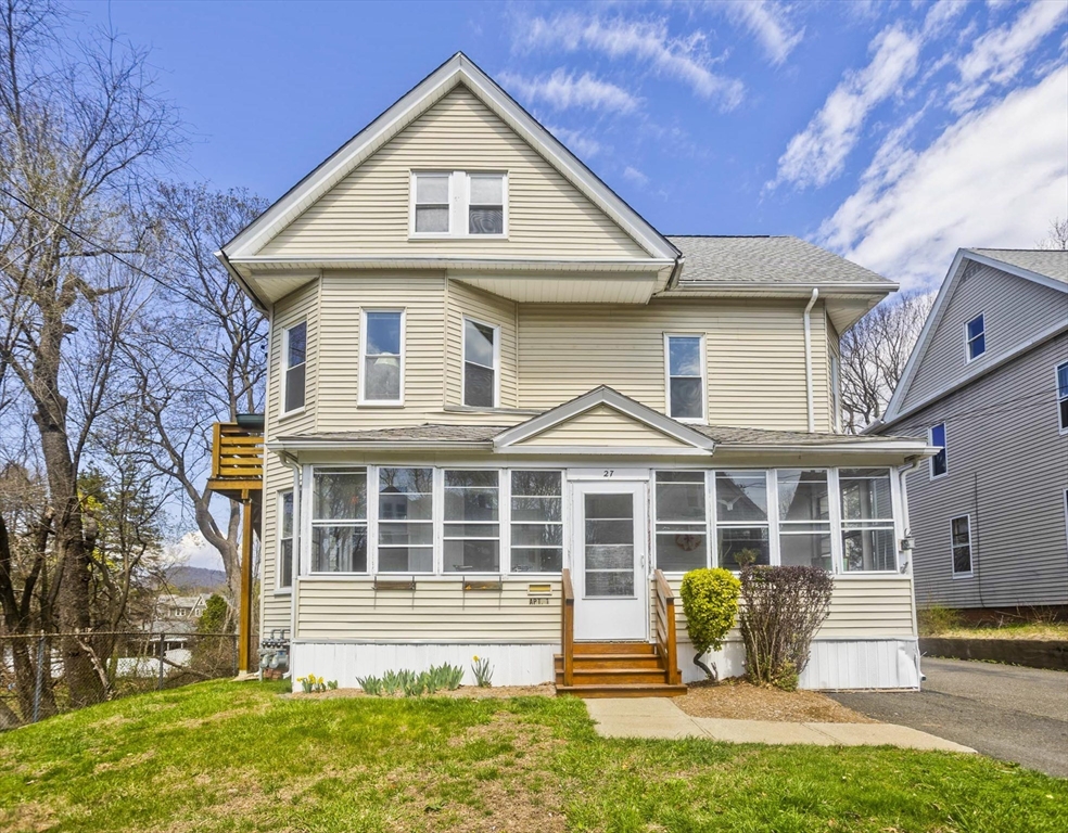 27 Morgan St., Holyoke, Massachusetts, 6 Bedrooms Bedrooms, 12 Rooms Rooms,2 BathroomsBathrooms,Residential Income,For Sale,Morgan St.,73513013