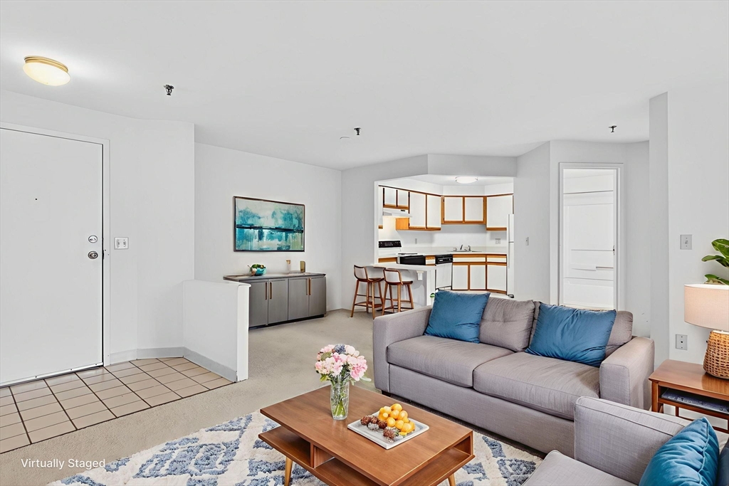 394 Ocean Ave, Revere, Massachusetts, 2 Bedrooms Bedrooms, 6 Rooms Rooms,2 BathroomsBathrooms,Residential Lease,For Rent,Ocean Ave,73513036