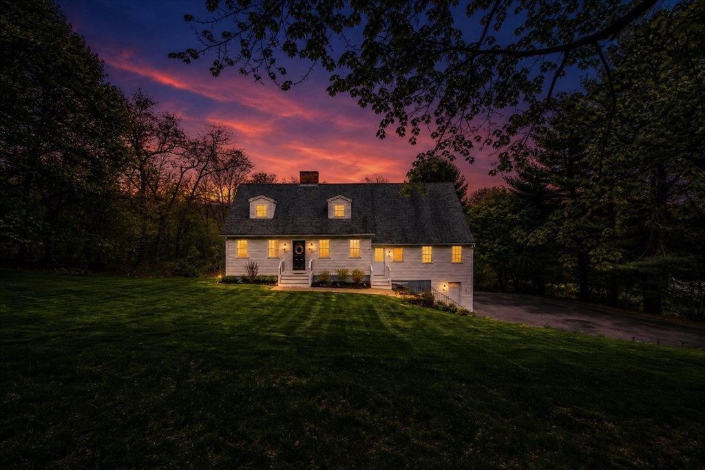 692 Cronin Rd, Warren, Massachusetts, 3 Bedrooms Bedrooms, 8 Rooms Rooms,2.5 BathroomsBathrooms,Residential,For Sale,Cronin Rd,73513670