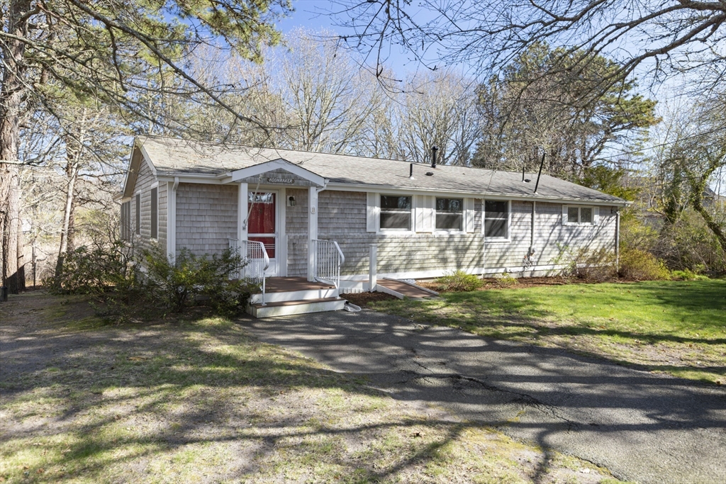 6 Stanley Pl, Barnstable, Massachusetts, 4 Bedrooms Bedrooms, 6 Rooms Rooms,2 BathroomsBathrooms,Residential,For Sale,Stanley Pl,73513473