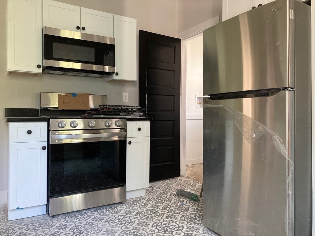7 Whittemore Ter, Boston, Massachusetts, 3 Bedrooms Bedrooms, 3 Rooms Rooms,1 BathroomBathrooms,Residential Lease,For Rent,Whittemore Ter,73513677