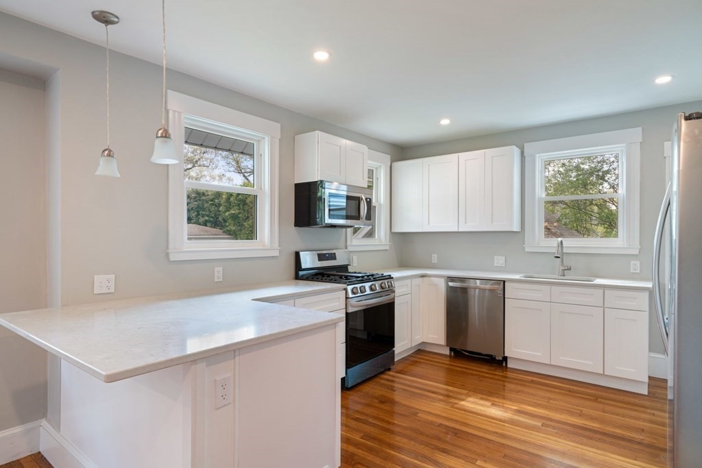 65 Shawmut St, Quincy, Massachusetts, 2 Bedrooms Bedrooms, 5 Rooms Rooms,2 BathroomsBathrooms,Residential Lease,For Rent,Shawmut St,73513475