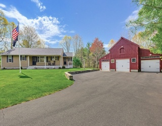 810 Glebe St., Taunton, Massachusetts, 2 Bedrooms Bedrooms, 6 Rooms Rooms,1 BathroomBathrooms,Residential,For Sale,Glebe St.,73513617