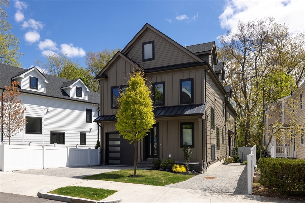 354 Linwood Ave, Newton, Massachusetts, 4 Bedrooms Bedrooms, 8 Rooms Rooms,4.5 BathroomsBathrooms,Residential,For Sale,Linwood Ave,73513699