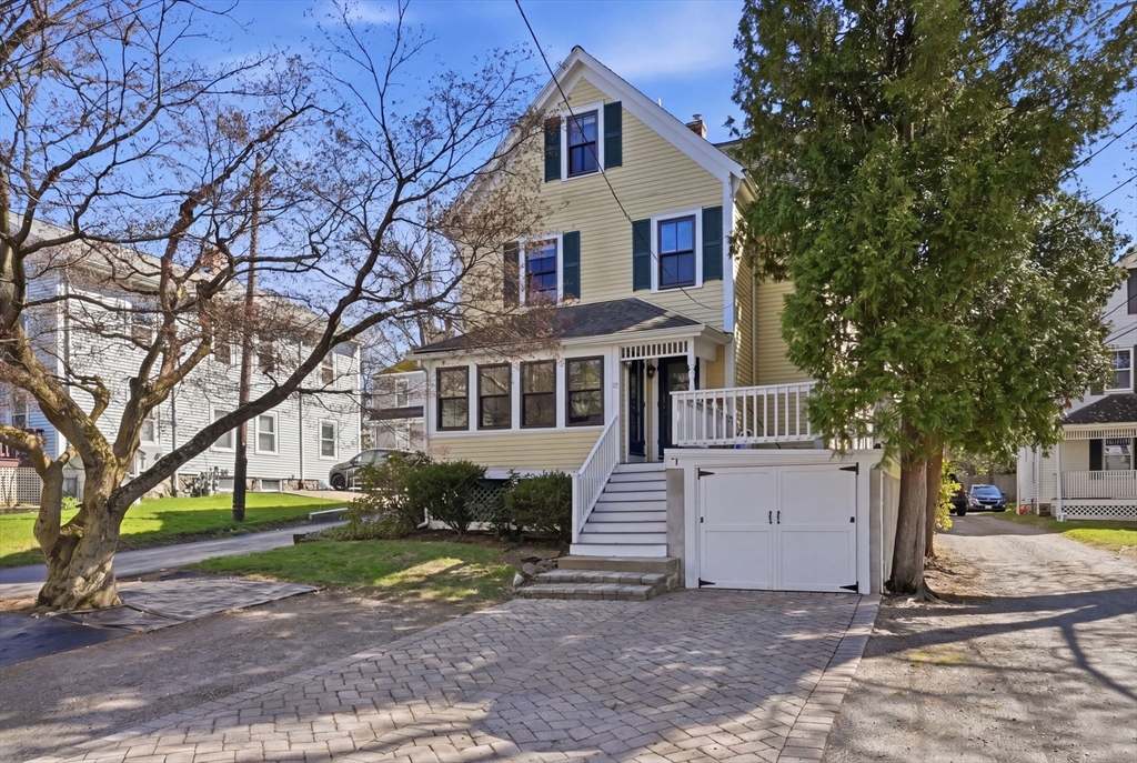 19 Sherman St, Lexington, Massachusetts, 2 Bedrooms Bedrooms, 4 Rooms Rooms,2 BathroomsBathrooms,Residential,For Sale,Sherman St,73513645