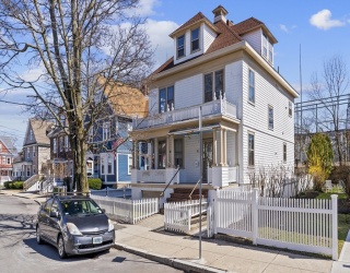 10 Alcott St, Boston, Massachusetts, 5 Bedrooms Bedrooms, 11 Rooms Rooms,2 BathroomsBathrooms,Residential Income,For Sale,Alcott St,73513714