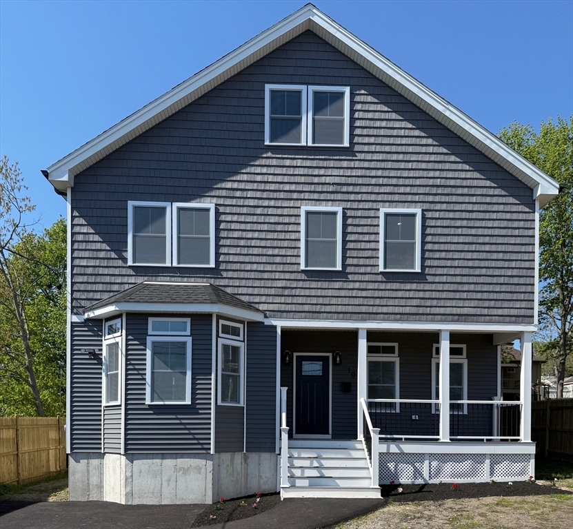 10 Banks St, Brockton, Massachusetts, 4 Bedrooms Bedrooms, 9 Rooms Rooms,3 BathroomsBathrooms,Residential,For Sale,Banks St,73513271