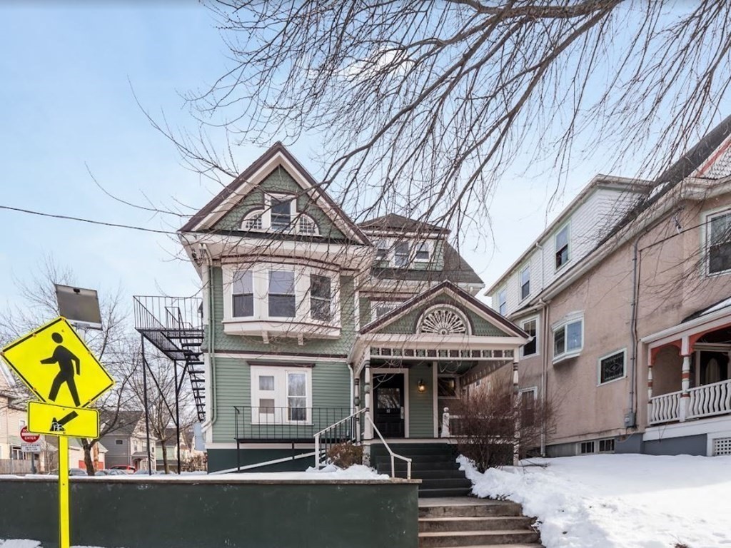97 College Ave, Somerville, Massachusetts, 2 Bedrooms Bedrooms, 4 Rooms Rooms,2 BathroomsBathrooms,Residential Lease,For Rent,College Ave,73513275