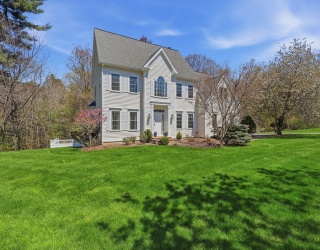 34 Joseph Road, Shrewsbury, Massachusetts, 4 Bedrooms Bedrooms, 11 Rooms Rooms,3.5 BathroomsBathrooms,Residential,For Sale,Joseph Road,73513278