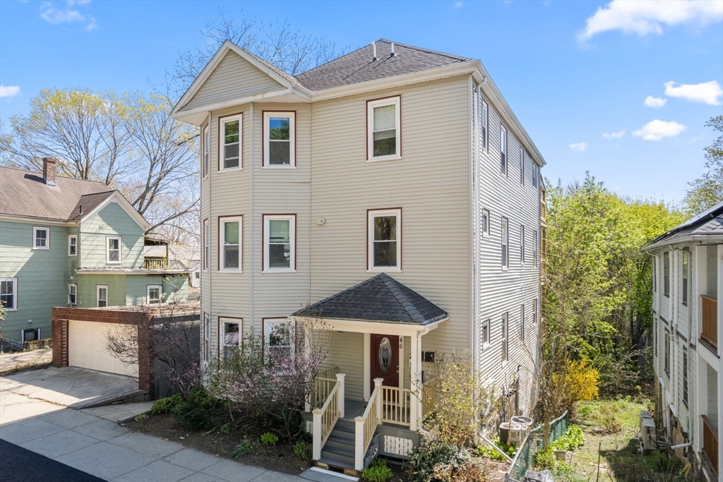 46 Symmes Street, Boston, Massachusetts, 4 Bedrooms Bedrooms, 8 Rooms Rooms,2.5 BathroomsBathrooms,Residential,For Sale,Symmes Street,73513293