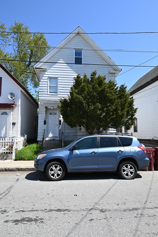 45 West 5th Street, Lowell, Massachusetts, 4 Bedrooms Bedrooms, 6 Rooms Rooms,1 BathroomBathrooms,Residential Lease,For Rent,West 5th Street,73513306