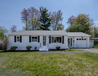 92 Parker St, Fitchburg, Massachusetts, 3 Bedrooms Bedrooms, 6 Rooms Rooms,1 BathroomBathrooms,Residential,For Sale,Parker St,73513575