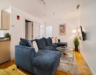 188 North, Boston, Massachusetts, 3 Bedrooms Bedrooms, 5 Rooms Rooms,1 BathroomBathrooms,Residential Lease,For Rent,North,73513322