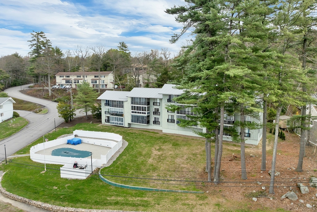 883 Weirs Blvd, Laconia, New Hampshire, 2 Bedrooms Bedrooms, 4 Rooms Rooms,2 BathroomsBathrooms,Residential,For Sale,Weirs Blvd,73513588