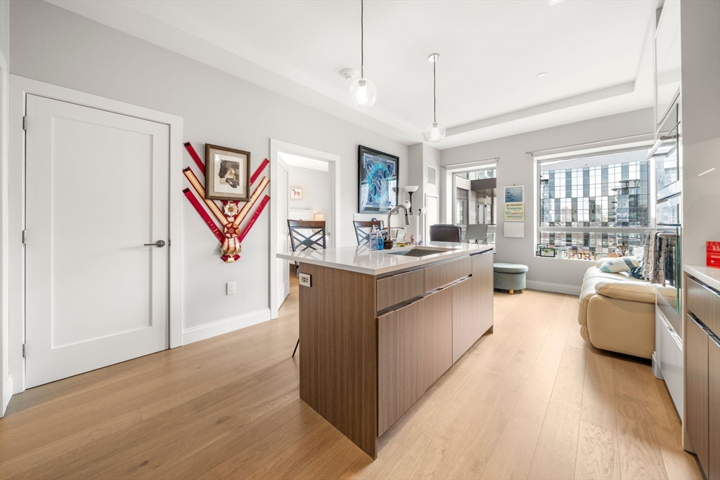 100 Shawmut Ave, Boston, Massachusetts, 1 Bedroom Bedrooms, 3 Rooms Rooms,1 BathroomBathrooms,Residential,For Sale,Shawmut Ave,73513336