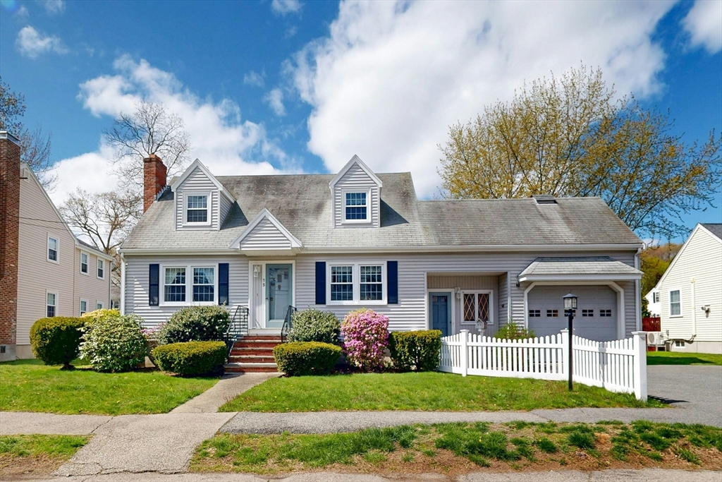 15 Rose St, Milton, Massachusetts, 3 Bedrooms Bedrooms, 8 Rooms Rooms,1.5 BathroomsBathrooms,Residential,For Sale,Rose St,73513200