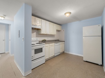 71 Oxford Ave, Cambridge, Massachusetts, 2 Bedrooms Bedrooms, 4 Rooms Rooms,1 BathroomBathrooms,Residential,For Sale,Oxford Ave,73513049