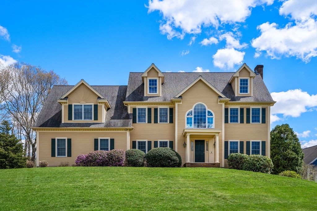 41 York Rd, Wayland, Massachusetts, 4 Bedrooms Bedrooms, 9 Rooms Rooms,2.5 BathroomsBathrooms,Residential,For Sale,York Rd,73513366