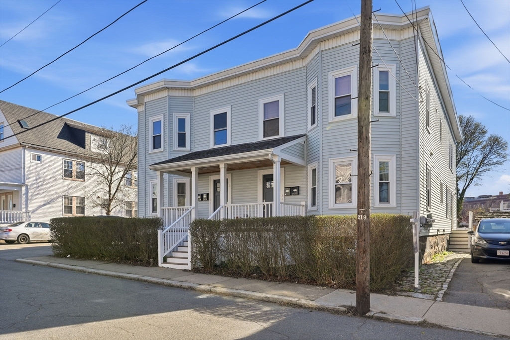 18 Phelps St, Salem, Massachusetts, 2 Bedrooms Bedrooms, 5 Rooms Rooms,2 BathroomsBathrooms,Residential,For Sale,Phelps St,73513364